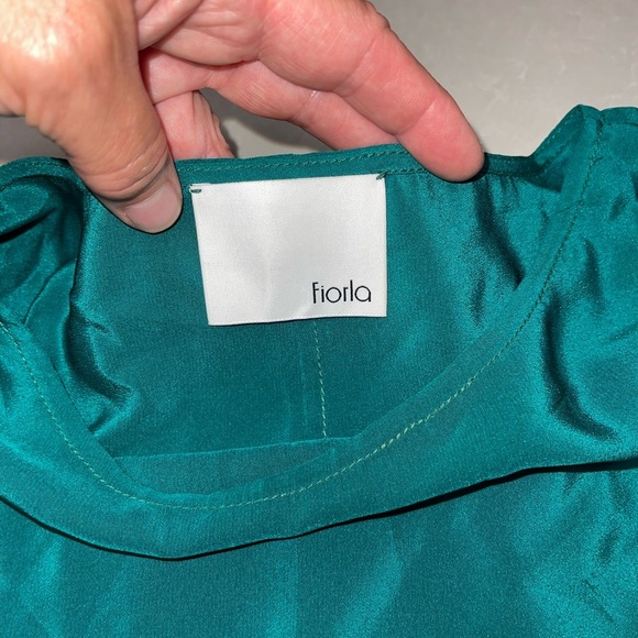 Fiorla Silk Top EUC - Picture 4 of 4